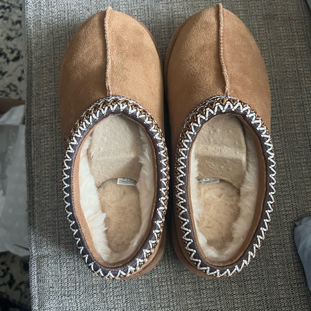 Ugg Tasman slipper shoes chestnut brand new with box